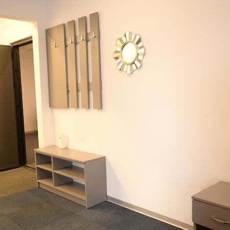 Luana Airport Apartments #4 Отопени Екстериор снимка