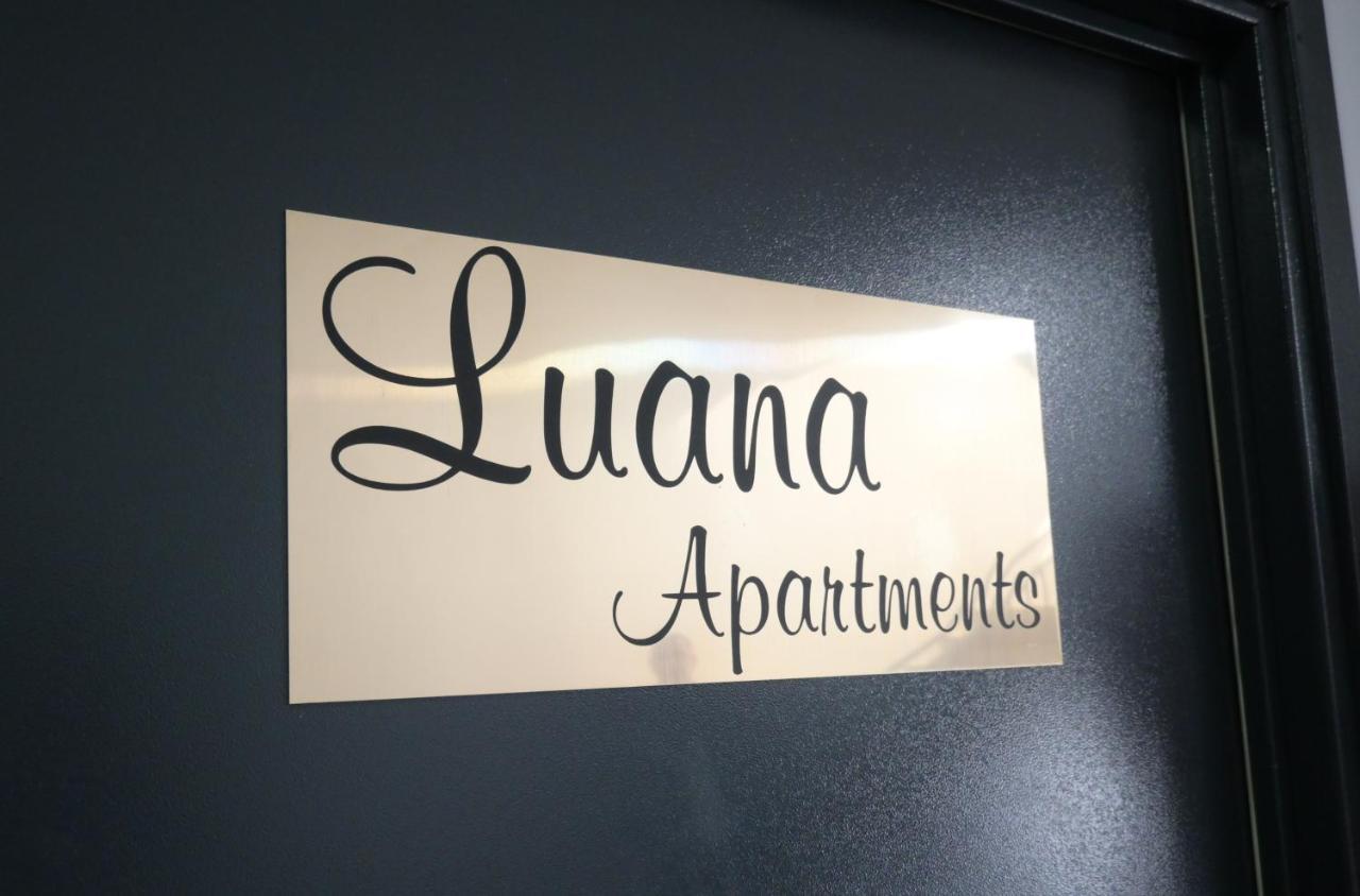 Luana Airport Apartments #4 Отопени Екстериор снимка