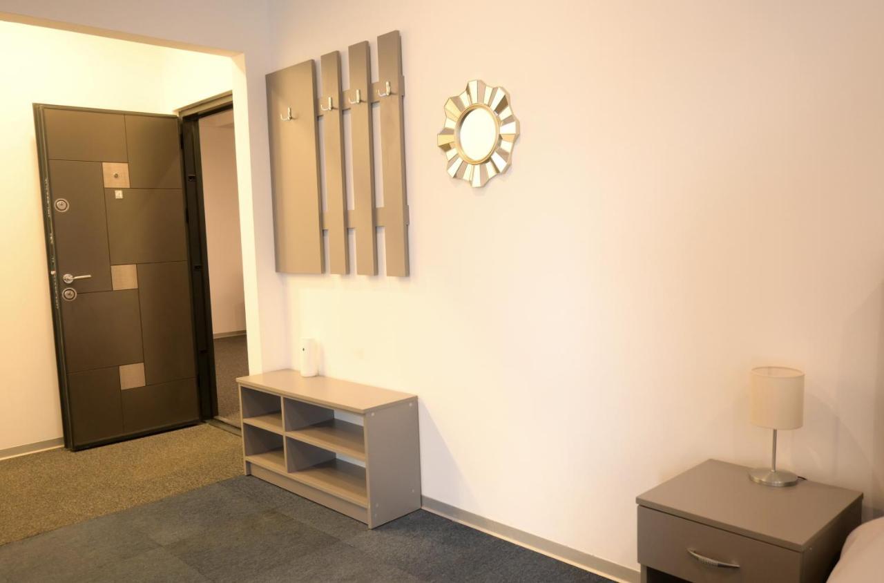 Luana Airport Apartments #4 Отопени Екстериор снимка