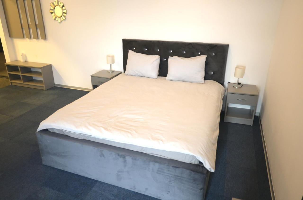 Luana Airport Apartments #4 Отопени Екстериор снимка