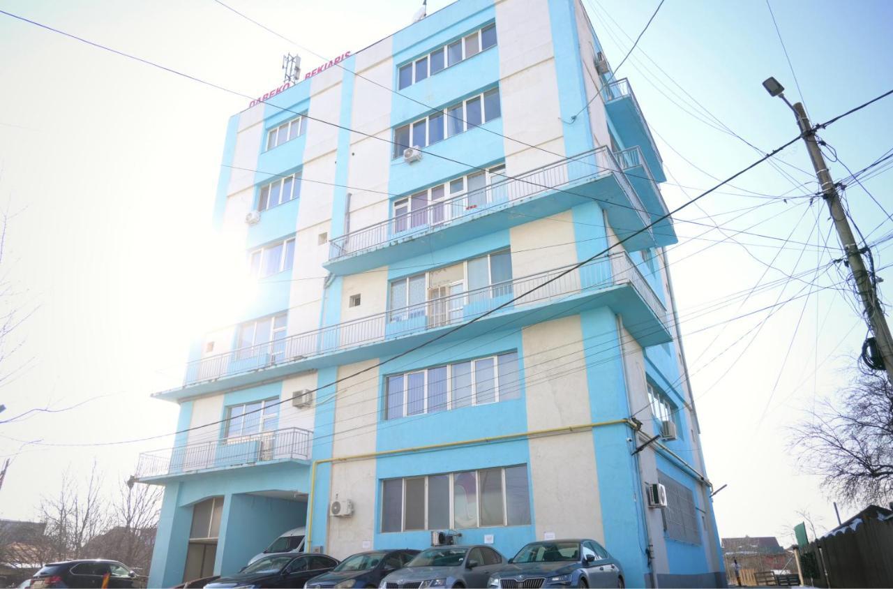 Luana Airport Apartments #4 Отопени Екстериор снимка